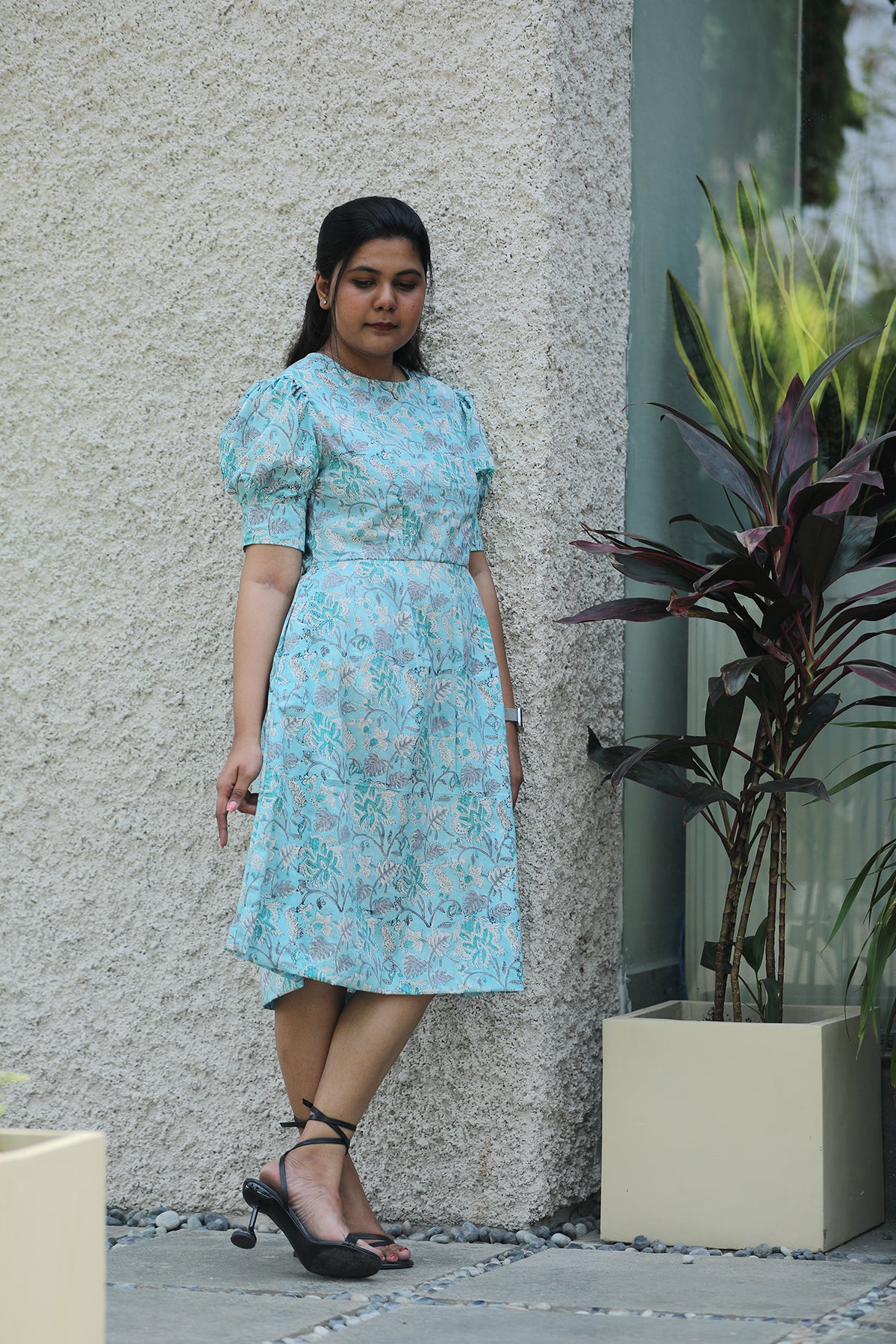 Turning heads midi dress