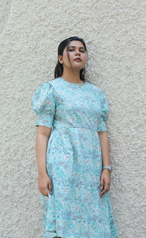 Turning heads midi dress