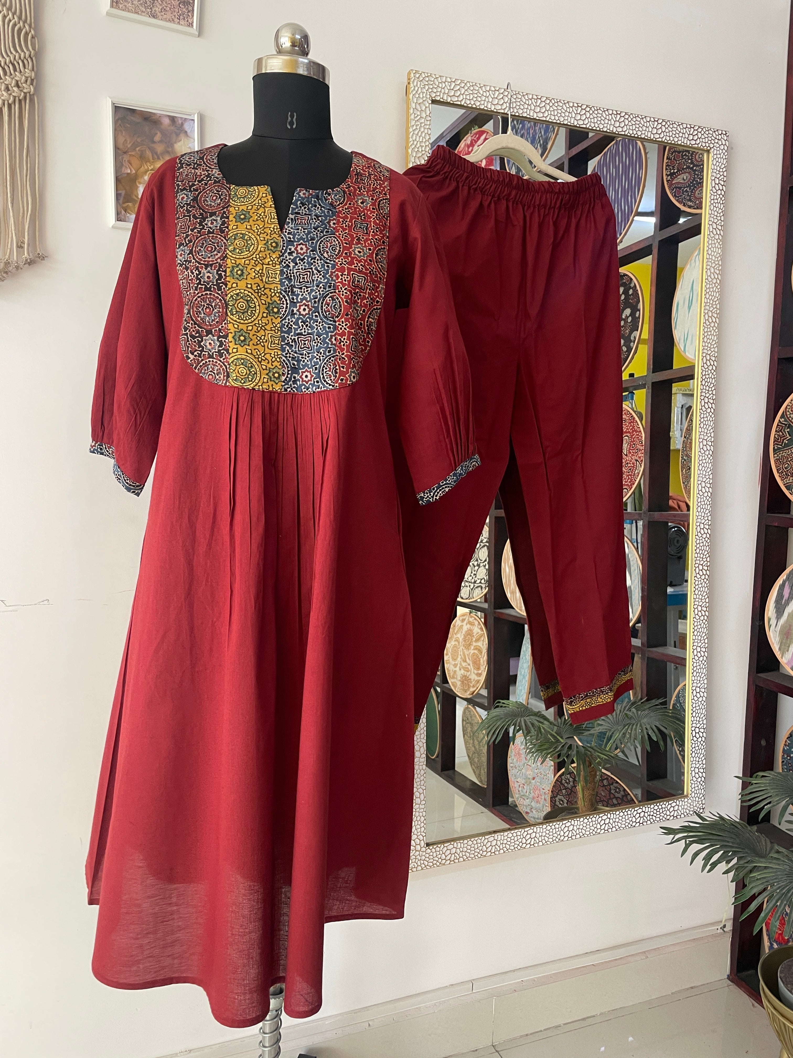 Rumi mul cotton kurta set with ajrakh yoke - Maroon