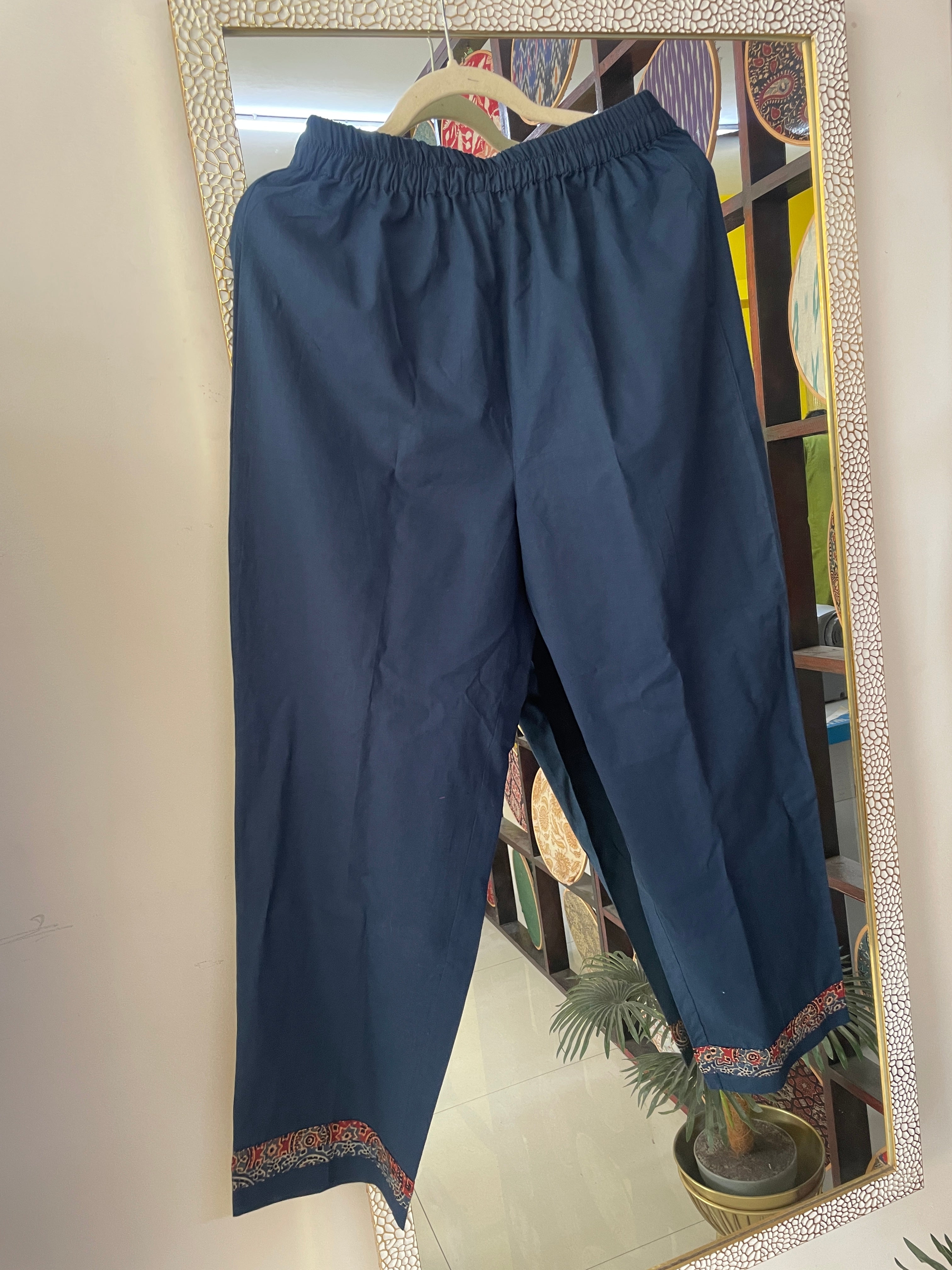 Rumi mul cotton kurta set with ajrakh yoke - Navy blue