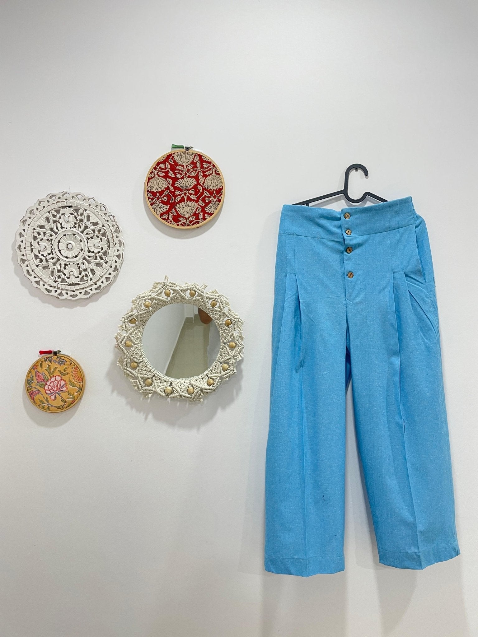 Chic O'clock High waist pleated cotton pants - Light blue - Aamvi