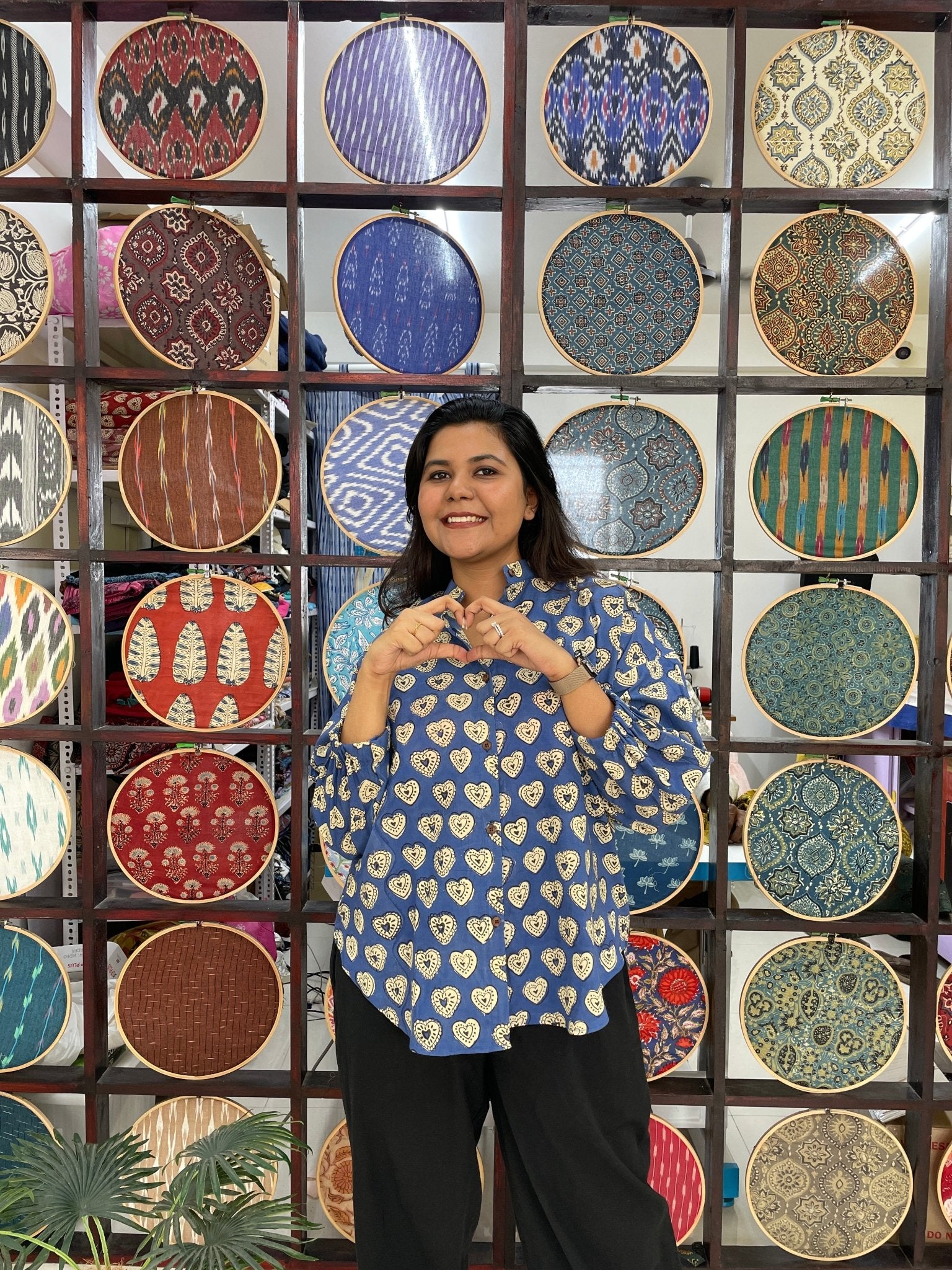 DILDAARA shirt : Blue - Aamvi