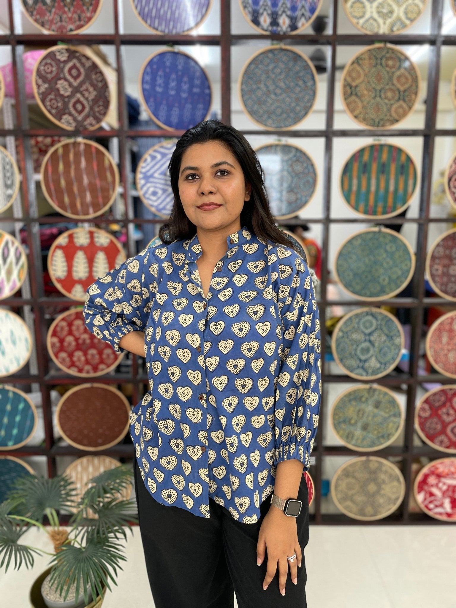 DILDAARA shirt : Blue - Aamvi